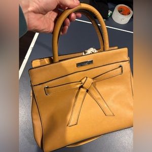 Nine West Beige Tote woman’s purse/ Satchel